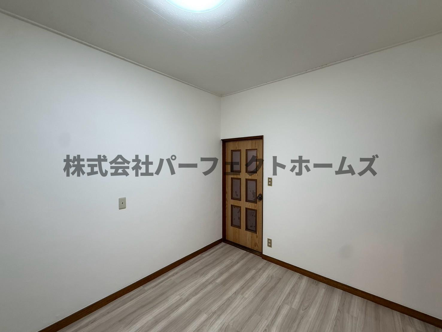 長尾元町7丁目戸建　賃貸の居間・リビング|こちらのリビングで趣味の時間をお楽しみください