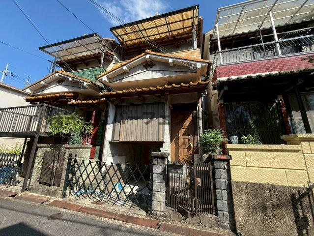 長尾元町7丁目戸建　賃貸のエントランス|建物の内部です