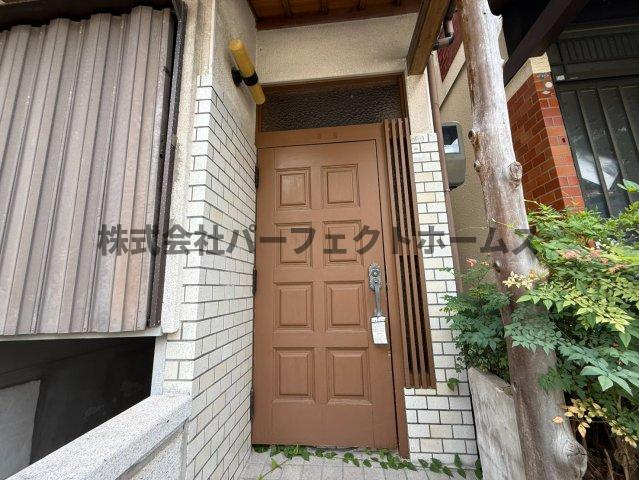 長尾元町7丁目戸建　賃貸の玄関|きれいな玄関です