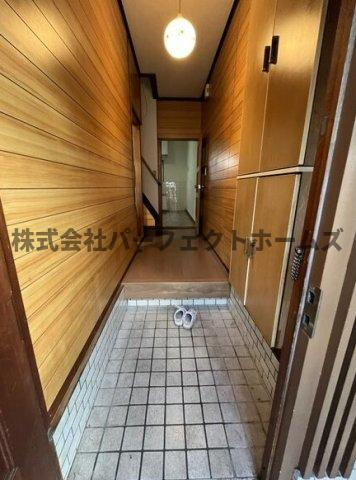長尾元町7丁目戸建　賃貸の玄関|ゆったりとした玄関です