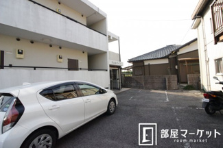 【駐車場】