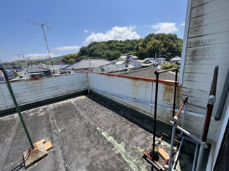 【バルコニー】 | 中古戸建　由宇町南2丁目 | バルコニーからの眺めを楽しみながら食事をしませんか。