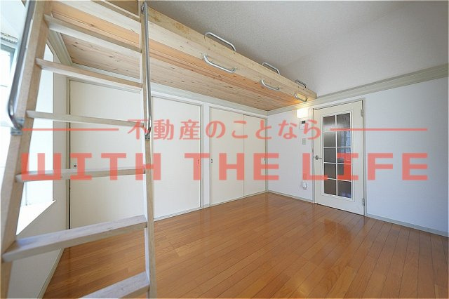 カーサ・カリン【キャッシュバック対象物件】の洋室|落ち着いた色調の洋室です