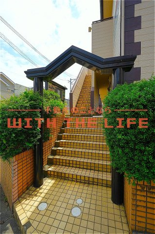 カーサ・カリン【キャッシュバック対象物件】のエントランス|ゆとりのあるエントランスです