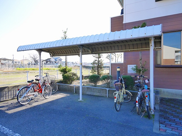 ボナール薬王寺 Ｂのその他共用部分|屋根付きの駐輪場