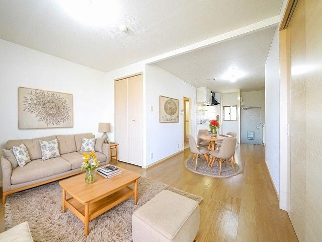 ボナール薬王寺 Ｂの居間・リビング|CGで家具等を配置したもので家具等は含まれません