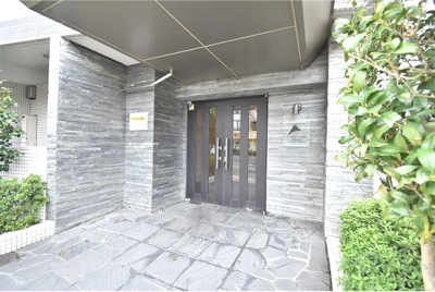 【エントランス】 | ADESSOSHIMURA UNIFORTDESIGN　12676 | 清潔なエントランスです(^^)/