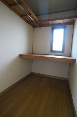 【その他】 | 高鈴町５丁目一戸建 | ２階和室入口