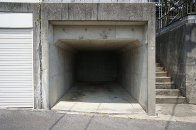 【駐車場】 | 高鈴町５丁目一戸建 | 高さ制限あり