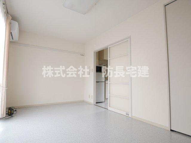 ドミールUmejiの居間・リビング|ゆったりとしたリビングです