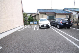 【駐車場】