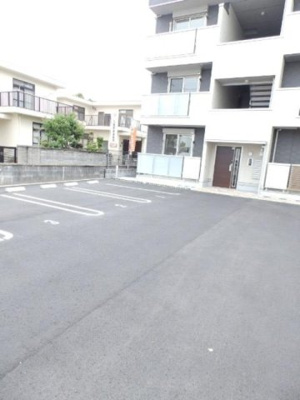 【駐車場】 | コンフォルタ | 駐車スペースもあります
