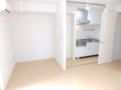 【居間・リビング】 | コンフォートヴィラ 弐番館 | おしゃれな居間です