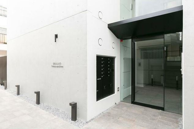 LEGALAND四谷三丁目のエントランス|LEGALAND四谷三丁目