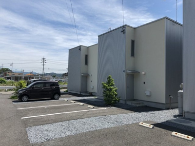 【前面道路含む現地写真】 | 佐久市臼田バイパス中古住宅