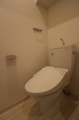 【トイレ】 | REGALEST西月隈 | 別号室の写真になります。現況優先。