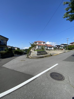 【前面道路含む現地写真】 | 八幡台七丁目戸建