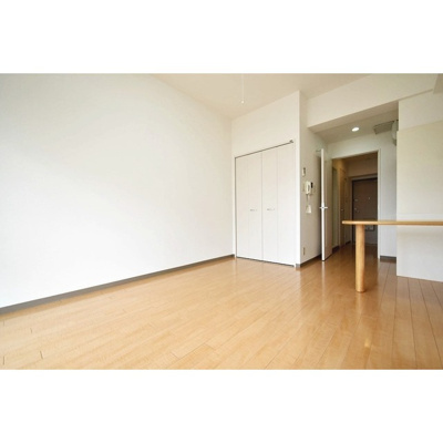 【洋室】 | ビスタ江坂南 | 明るい洋室です