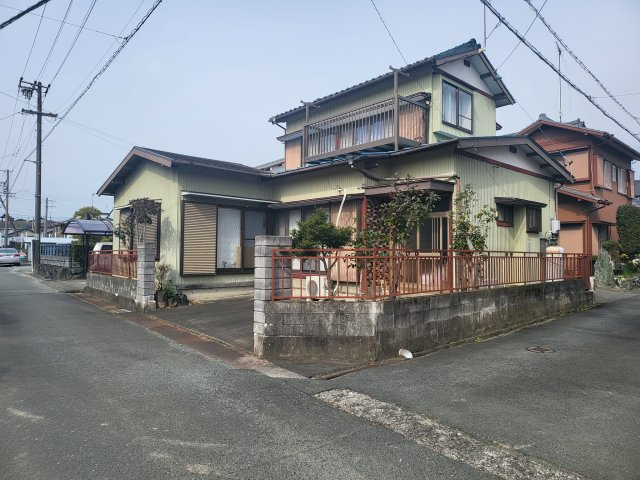 【外観】 | 磐田市見付　売土地（住宅ローン等借入不可案件） | 日当たり良好な角地に立地。
