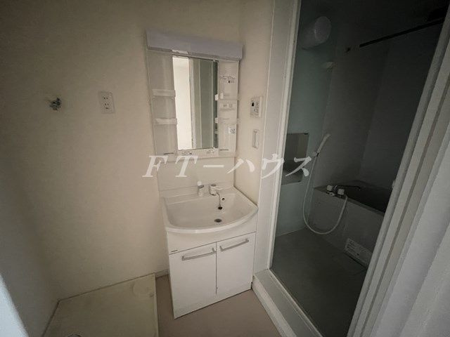 ピース幕張本郷の浴室