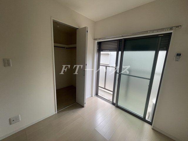 ピース幕張本郷の居間・リビング