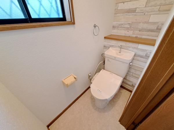 岩出市中島　中古戸建のトイレ|【トイレ】
トイレ２箇所あり　