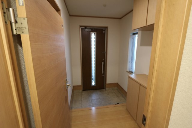 ハートフルタウン清瀬中里(旧飯田産業分譲地)の玄関