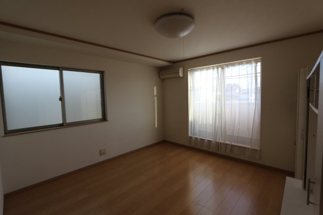 ハートフルタウン清瀬中里(旧飯田産業分譲地)の洋室