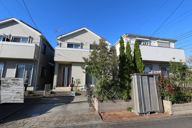 ハートフルタウン清瀬中里(旧飯田産業分譲地)の外観|南側の道路は、本開発分譲地内の専用道路で、他の車両の出入りも無く、小さな子様も安心。