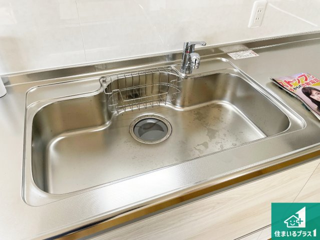 西宮市仁川百合野町　中古一戸建ての設備|広々としたシンクで食器洗いも楽々！