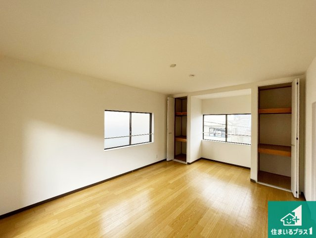 西宮市仁川百合野町　中古一戸建ての洋室|収納スペースが充実しているので子供の成長に合わせてたくさん収納ができます！家族構成に合わせた様々な活用ができる収納！