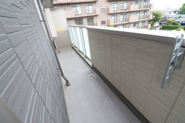 熊本市南区近見２丁目のアパートのバルコニー
