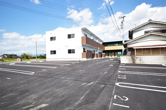 【駐車場】