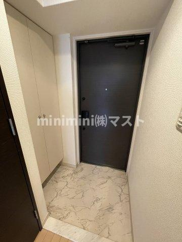 エスレジデンス谷町九丁目の玄関