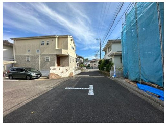 【前面道路含む現地写真】