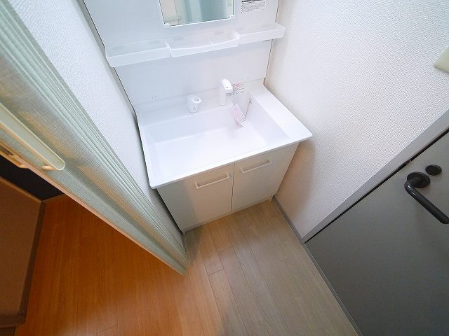 高畑ビューハイツの洗面所|広い洗面スペース