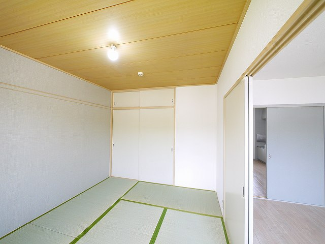高畑ビューハイツの内装|明るい室内です