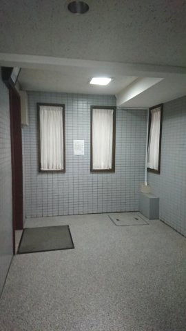 池田ビルのエントランス