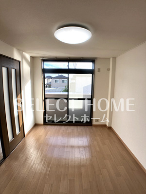 【寝室】 | シュー・フルール | 広くて明るい寝室