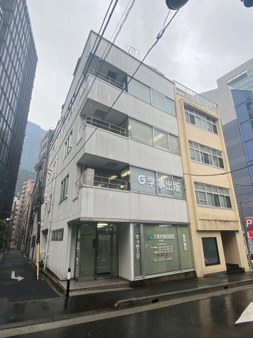 京須ビルの外観