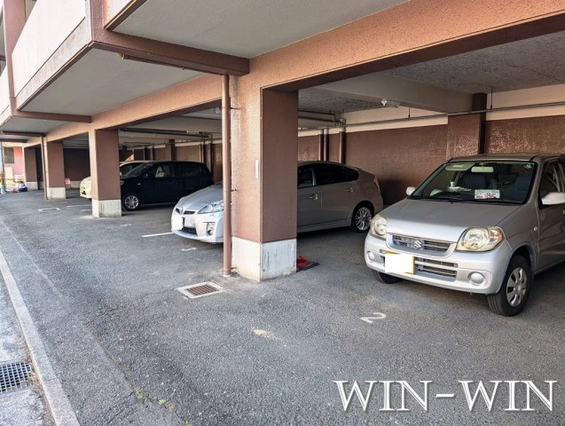 ハイシティ小池の駐車場