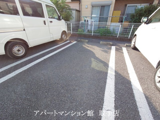 【駐車場】