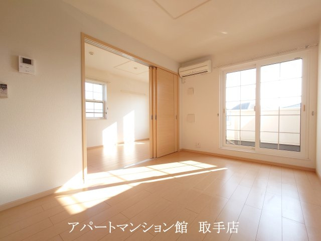 ニューファースト・ガーデンの居間・リビング