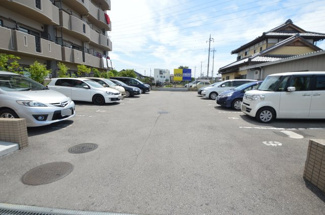 【駐車場】