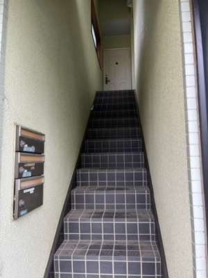 【その他共用部分】 | ベルハウス | 綺麗な共用階段