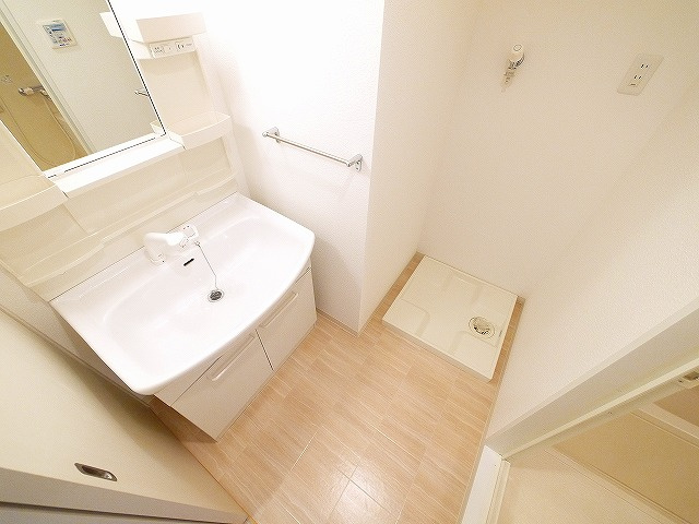 パールタウンのバルコニー|暖かな日差しのふりそそぐバルコニー