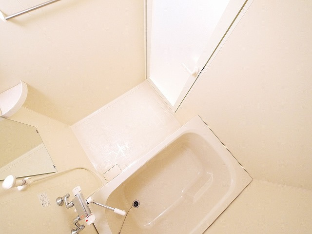 パールタウンの浴室|コンパクトで使いやすいお風呂です