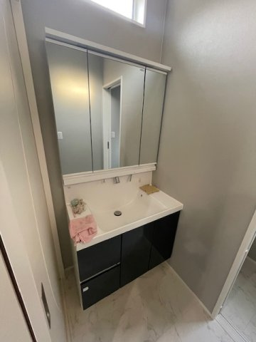 上堂　中古住宅の独立洗面台