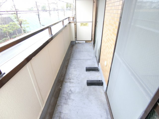 シャトー原山台のバルコニー|同物件別部屋