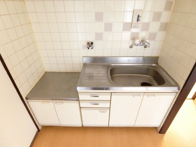 シャトー原山台のキッチン|同物件別部屋